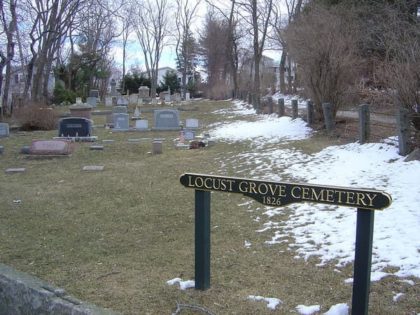 Locust Grove Cemetery in Ogunquit